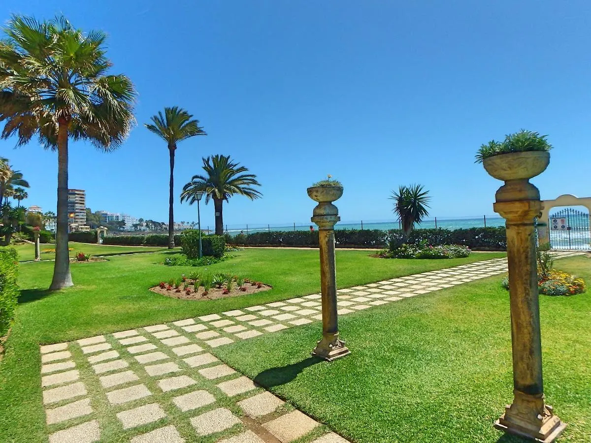 Boutique 1St Beach Line Apartment - Lubina Del Sol Sitio de Calahonda 0*,  Spain